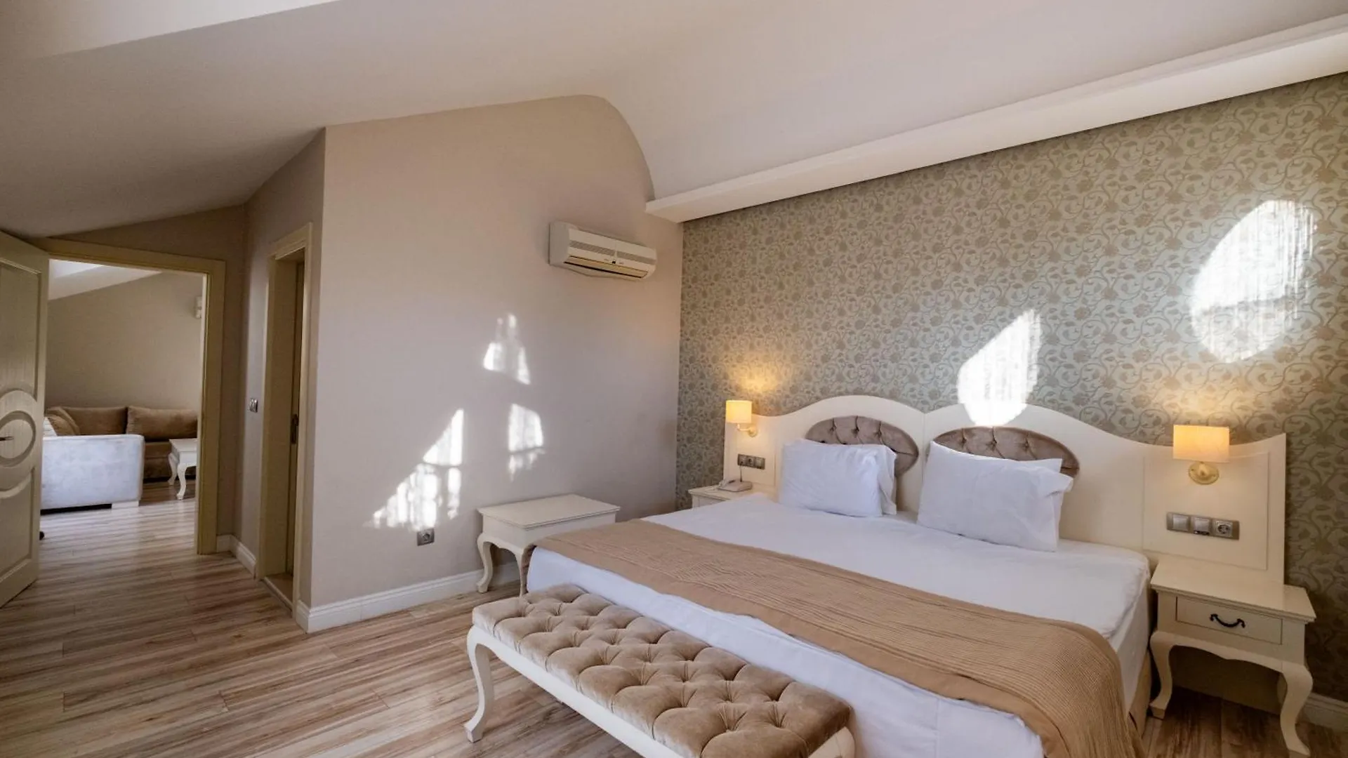 Pinehill Hotel&Suites Ölüdeniz 3*,