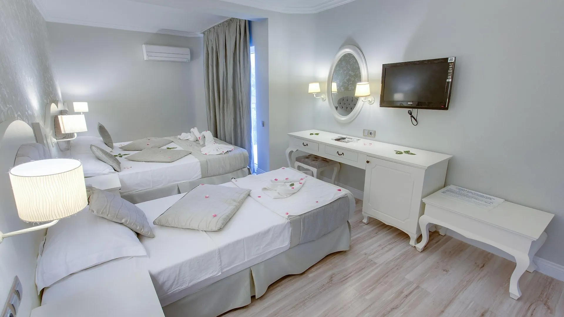 Pinehill Hotel & Suites Ölüdeniz