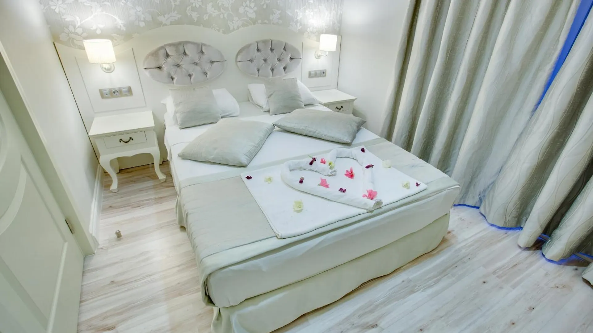 Pinehill Hotel & Suites Oludeniz
