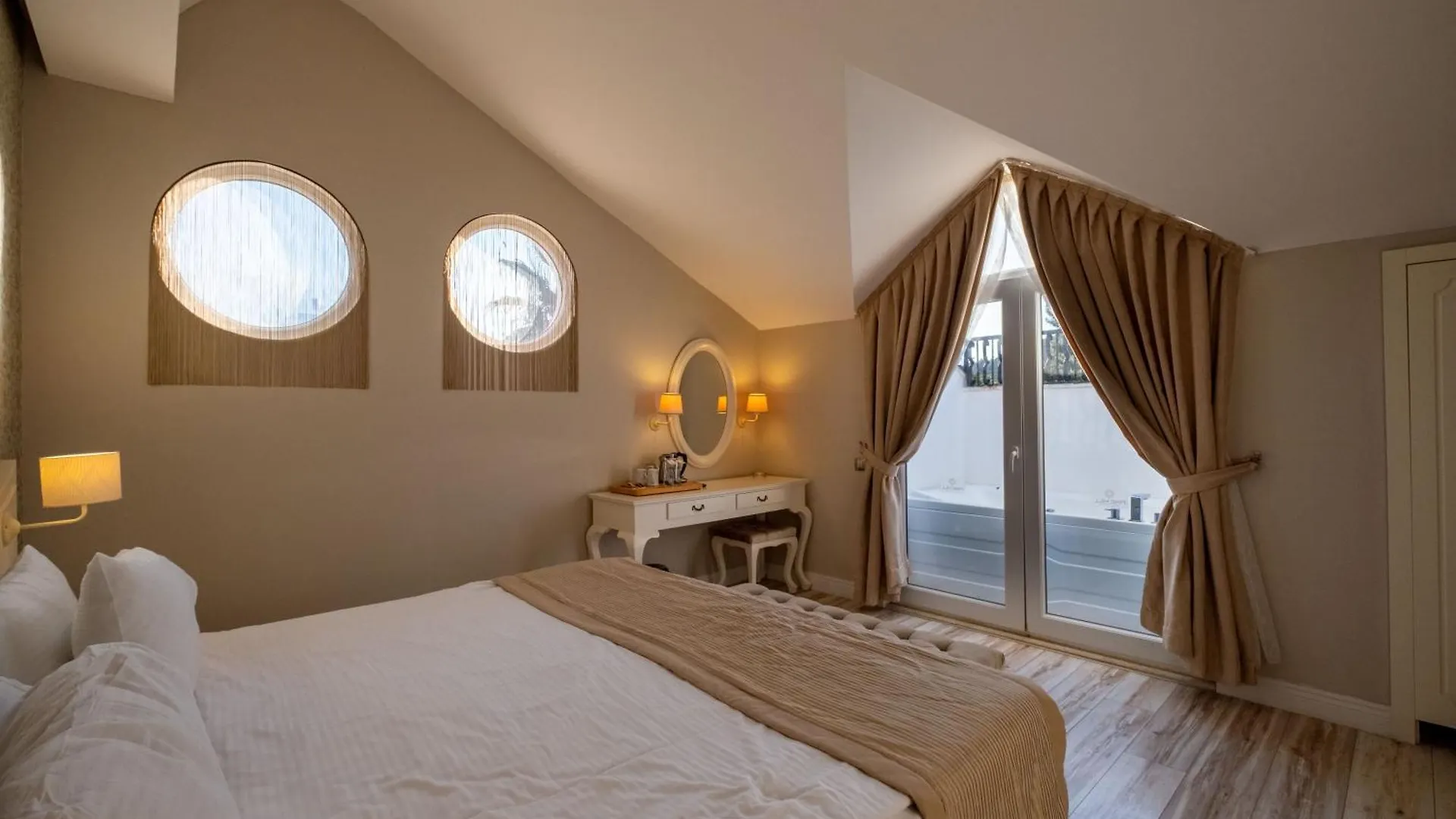 Pinehill Hotel & Suites Ölüdeniz 3*,  Turquie