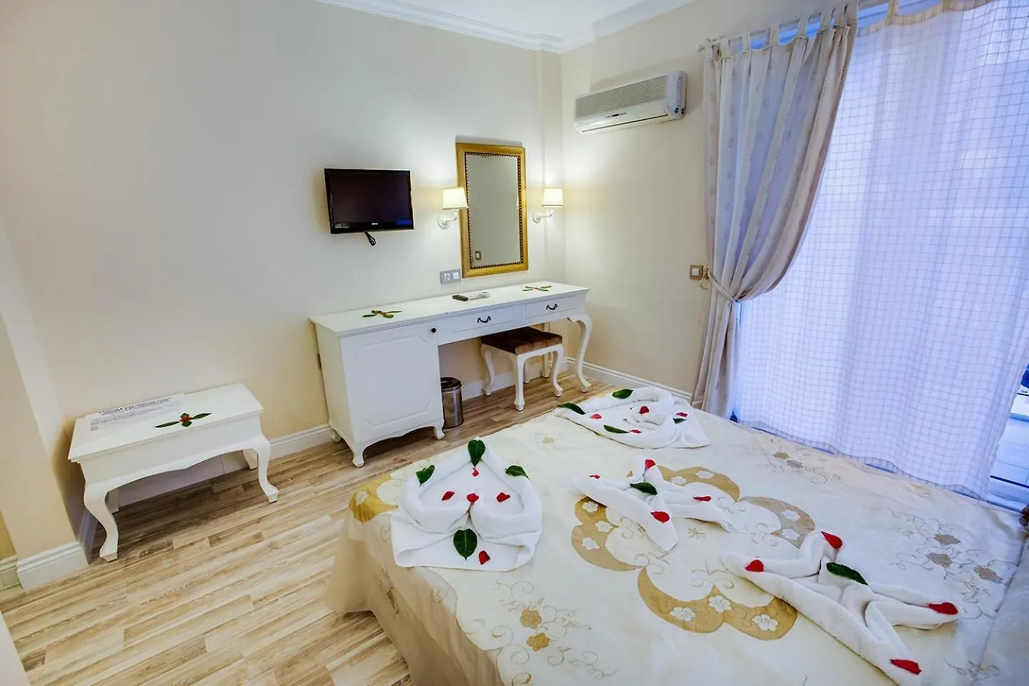 Pinehill Hotel & Suites Oludeniz
