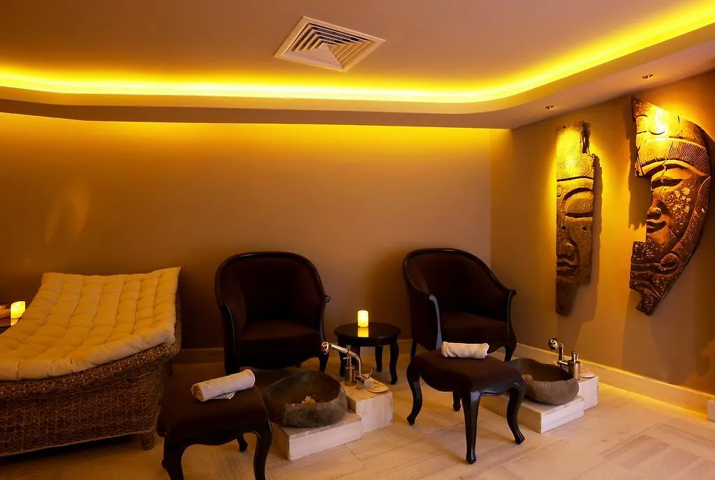 Pinehill Hotel & Suites Oludeniz 3*,